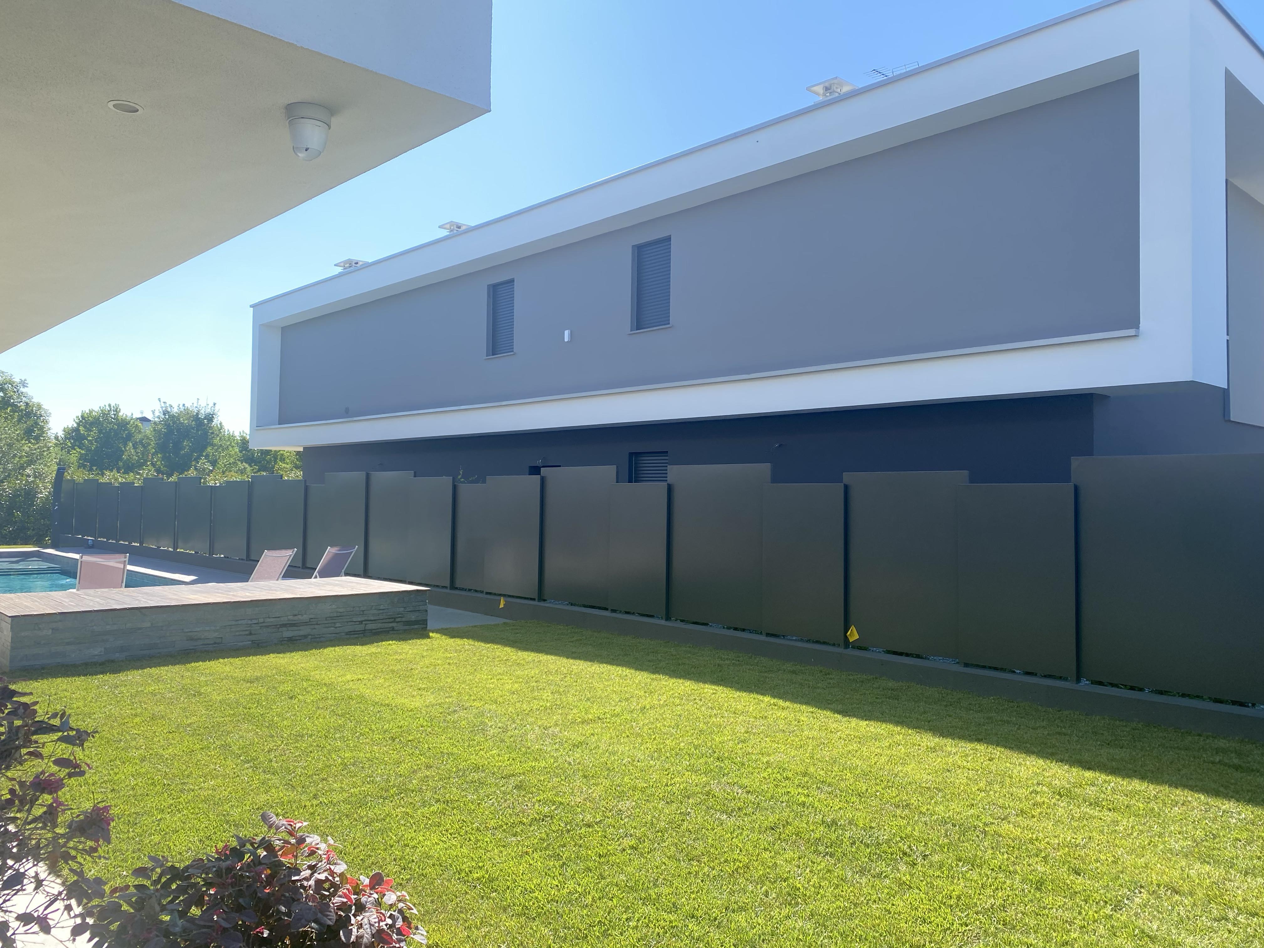 Cancello automatico in ferro a Parma - cancelli carrai e pedonali Lucani